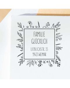 Namensstempel aus Holz mit Adresse und Rahmen  